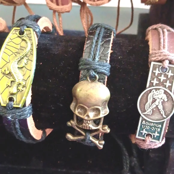 Leather Bracelets All 29 With Stand Adjustable Genuine Leather NWOT - Picture 3 of 6